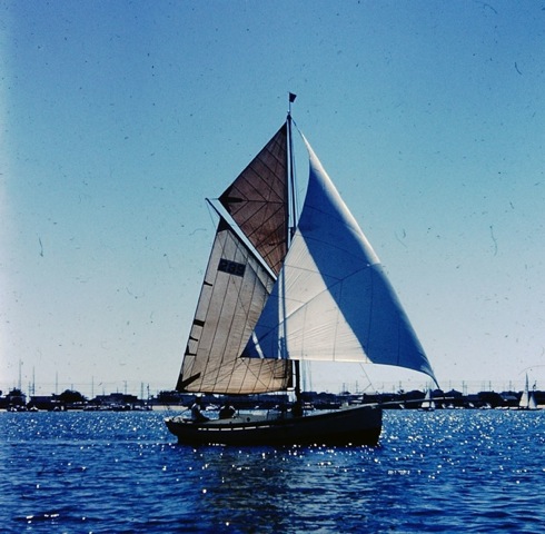heading_up_South_Channel_full_sails